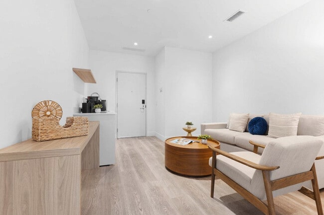 Photo - 239 SW 9th St Unit SI ID1533531P