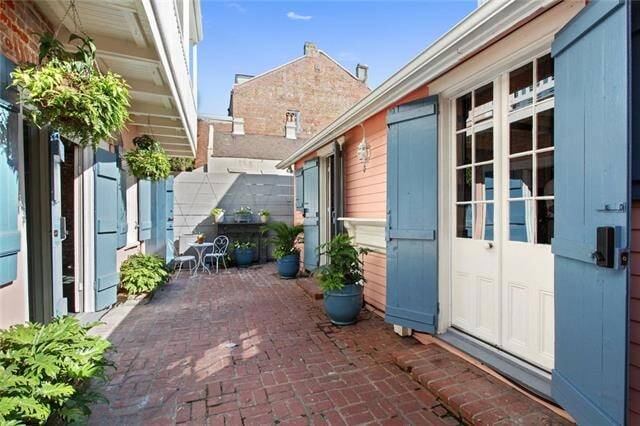Photo - 606 Burgundy St