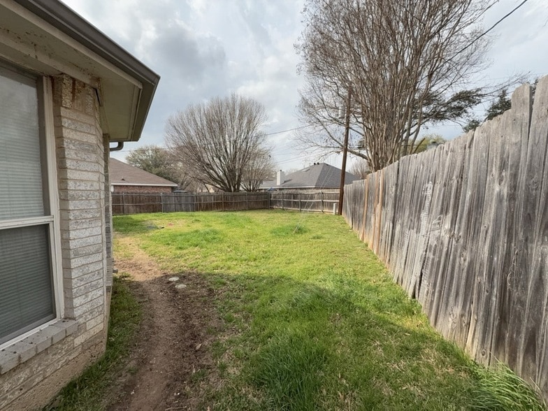 Photo - 317 Oak Meadow Ln