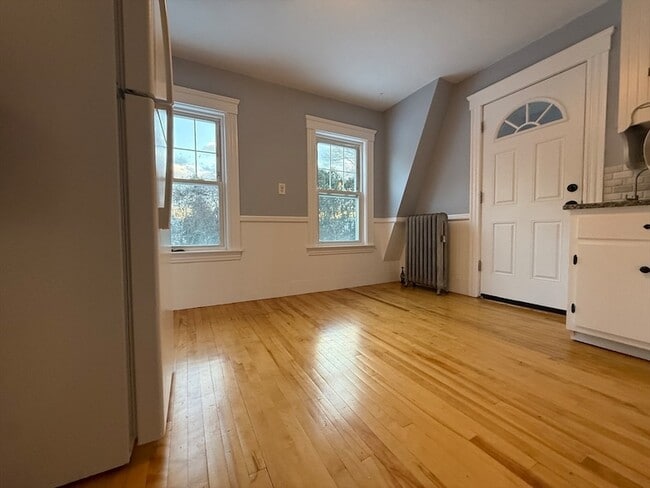 Photo - 58 Oxford St N Unit 2