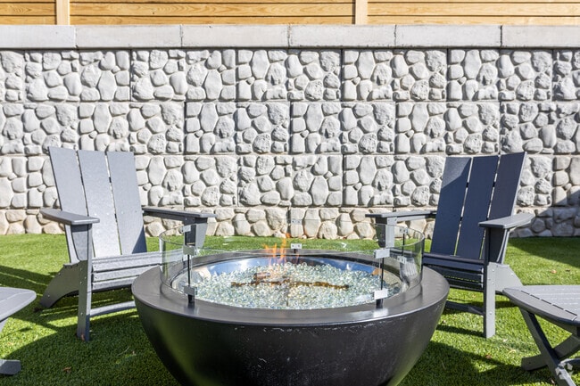 Courtyard - Studios180 - Short/Long Term Leases