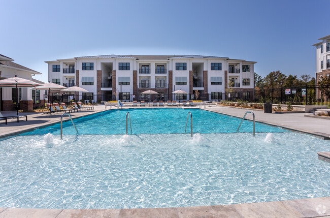 Building Photo - Reserve at Blake Farm