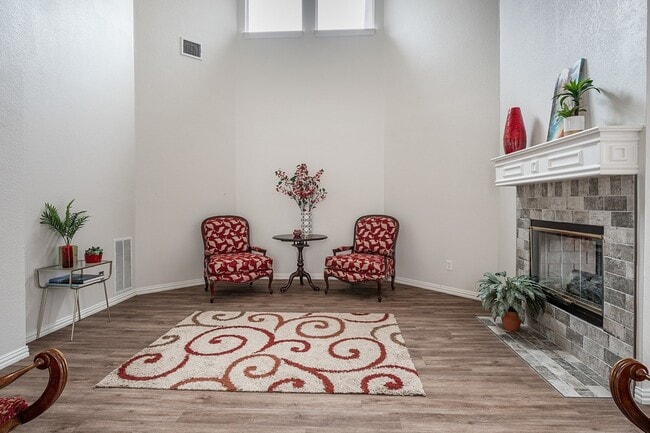 Photo - 7712 Lakecrest Cir