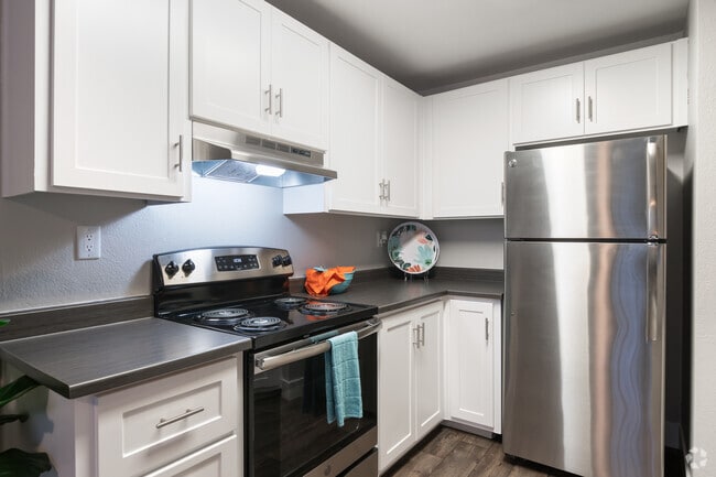 1BR, 1BA - 617SF - Brookside