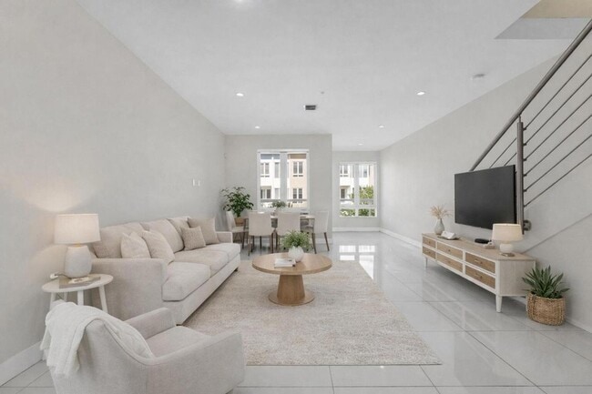 Building Photo - 10220 NW 63rd Terrace Unit 207