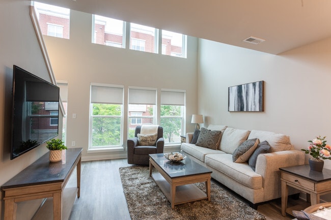 2BR, 2BA - The Mariner