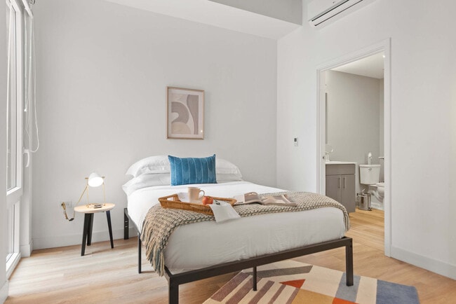 Photo - 853 W Blackhawk St Unit ID1243856P