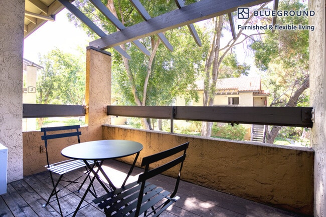 Photo - 1600 Villa St