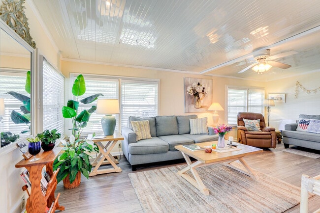 Photo - 670 N Green Cir Unit SI ID1546181P