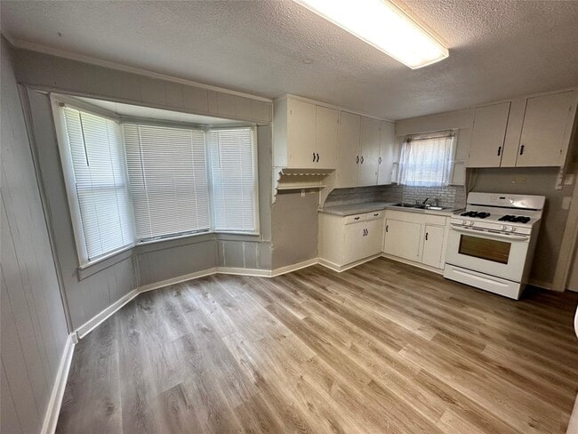 Photo - 309 S Bell St