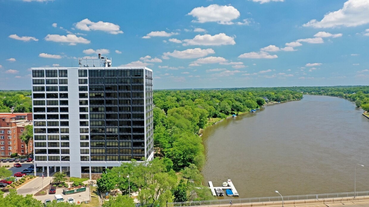 Floor Plan - Luxury Studio Apartment with River View 