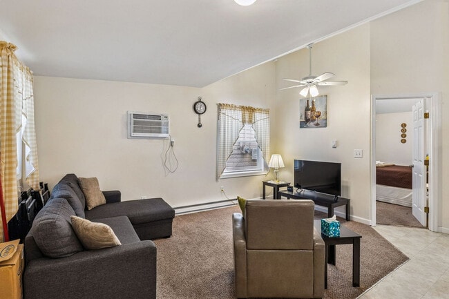 Photo - 5736 Lake Rd E Unit SI ID1593945P