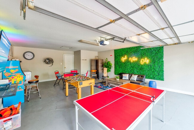 Building Photo - 11906 Blueridge Mountains Dr Unit ID1268419P