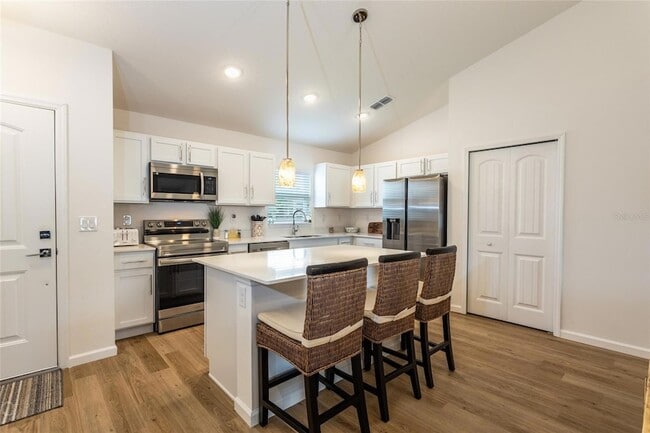 Photo - 43 Freeland Ln