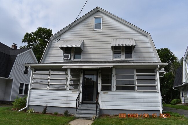 Building Photo - 39 Highland Ave