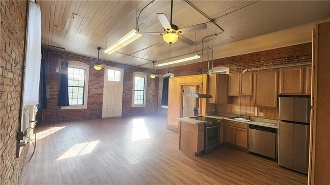 Photo - 2594 Front St Unit 5