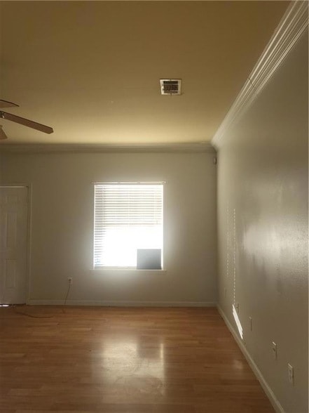 Photo - 1148 Lochlomand Dr