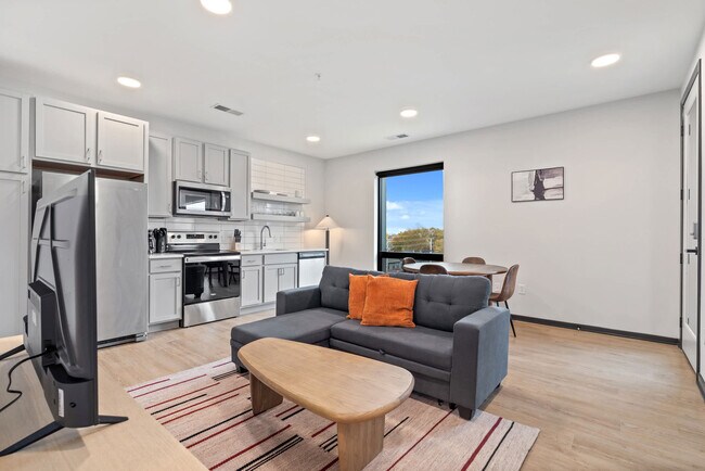 Photo - 423 E Michigan St Unit ID1032105P