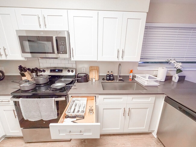 Photo - 1450 N Hwy 360 Unit SI ID1507122P