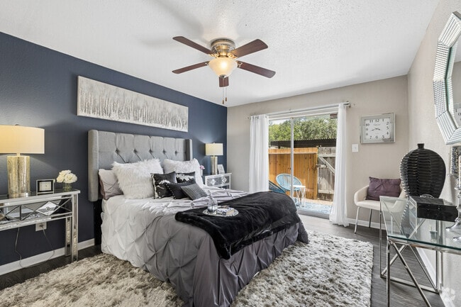 Padre Island 2BR, 1BA - 903SF - Primary Bedroom - Veranda