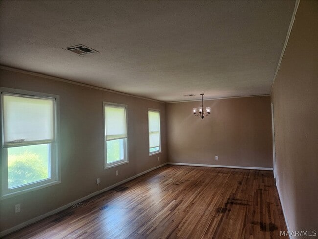 Photo - 1203 Oates Rd