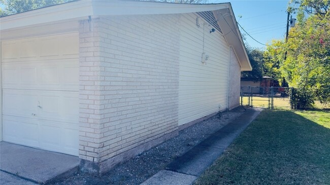 Photo - 12117 Sunland St