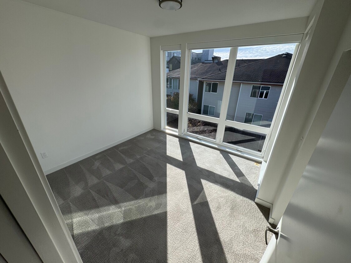 Floor Plan - 4 Bed 3.5 Bath - 2286 sqft