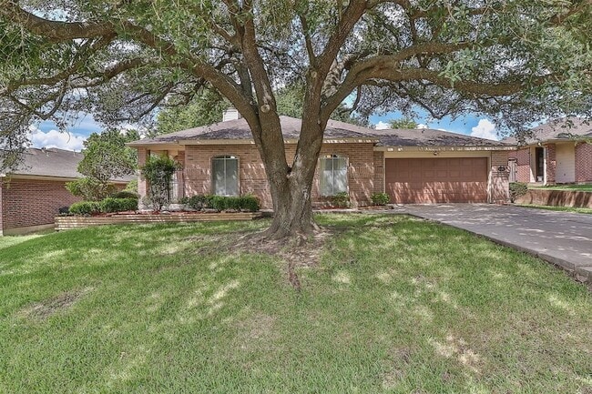 Building Photo - 10910 Scenic Dr