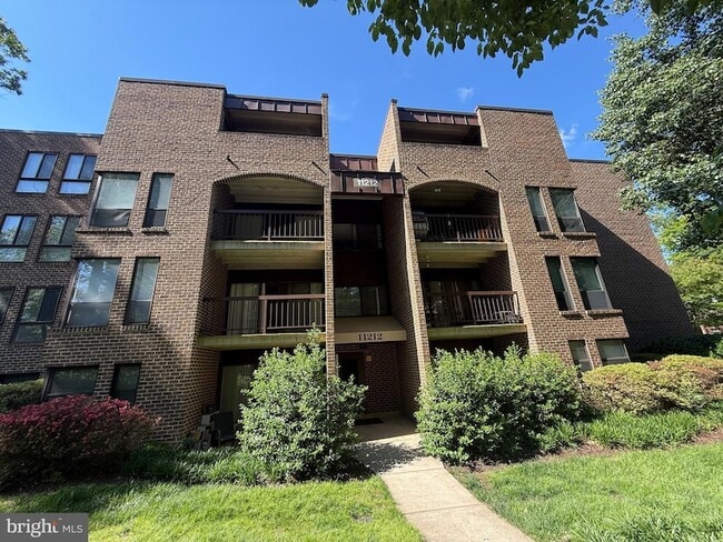 Building Photo - 11212 Chestnut Grove Square Unit 115