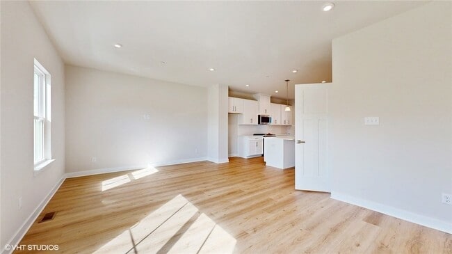 Photo - 6804 Sycamore Way