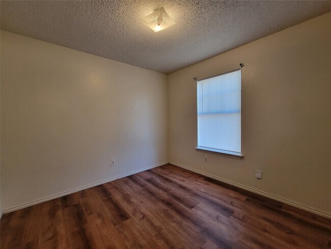 Photo - 1324 Bluffview Dr Unit B