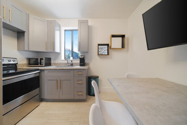 Photo - 2110 SW 16th St Unit SI ID1388877P