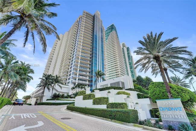Building Photo - 3535 S Ocean Dr Unit 1703