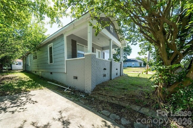 Photo - 620 N Moran St