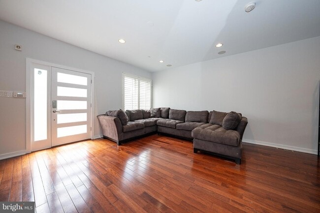 Photo - 601 Poplar St
