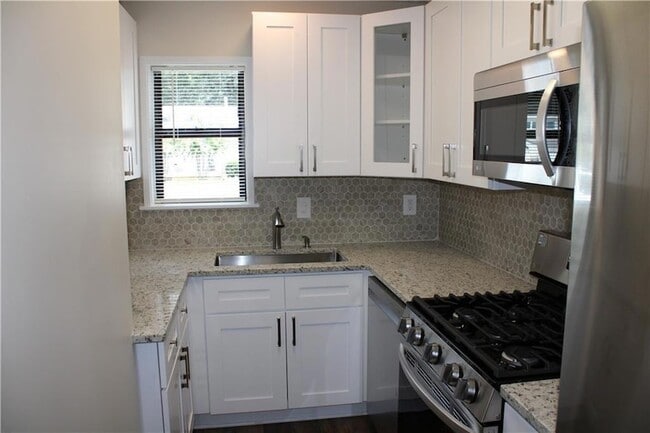 Photo - 211 Goshen Ln