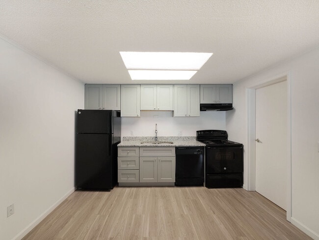 Photo - The Flats at Lakeshore