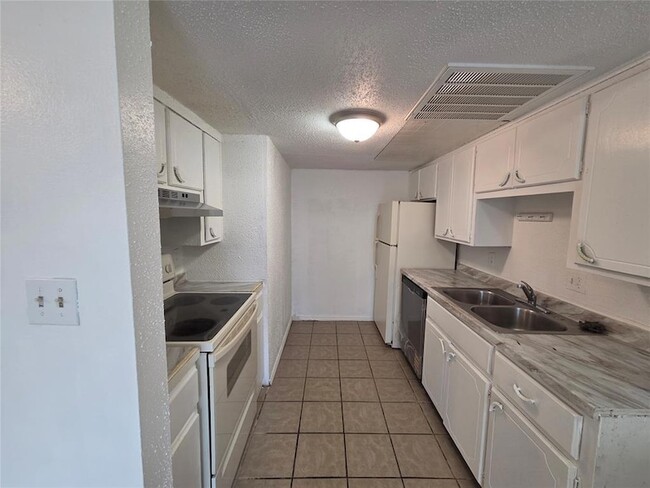 Photo - 401 SE 12th St Unit 156