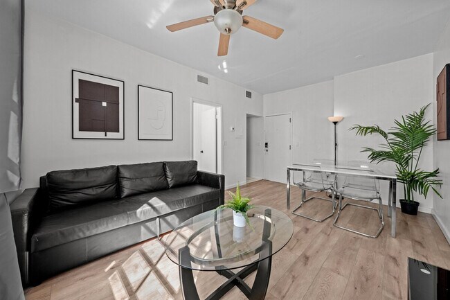 Photo - 821 Ocean Ct Unit SI FL3-ID1540438P