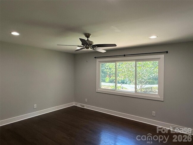 Photo - 200 Sherwood Dr