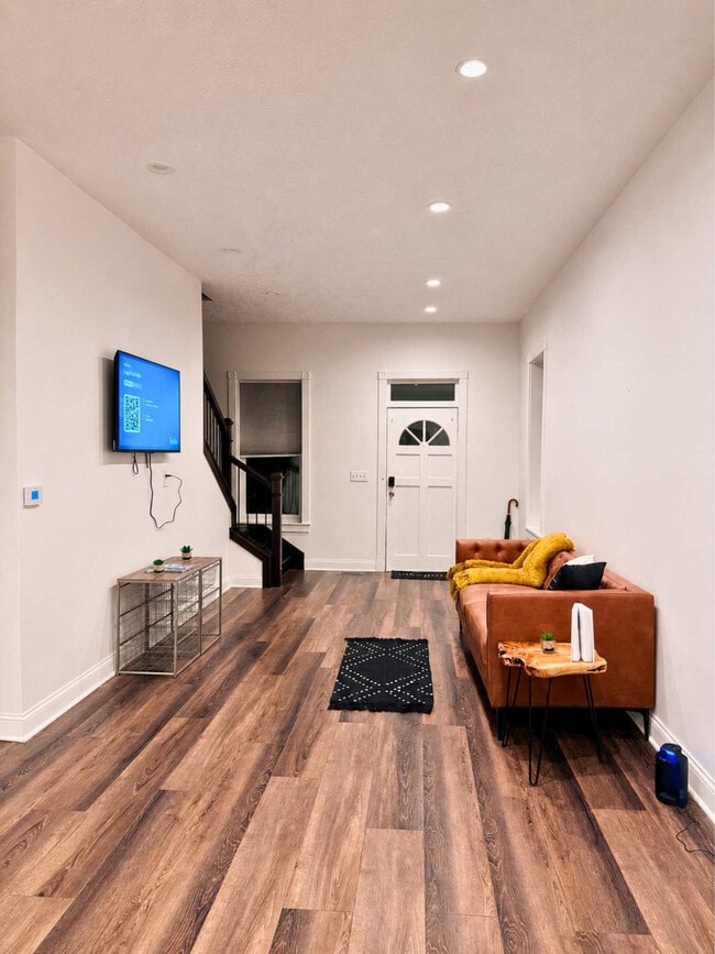 Photo - 65 E Russell St Unit SI ID1601758P