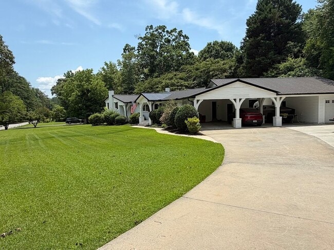 Photo - 405 Playground Rd
