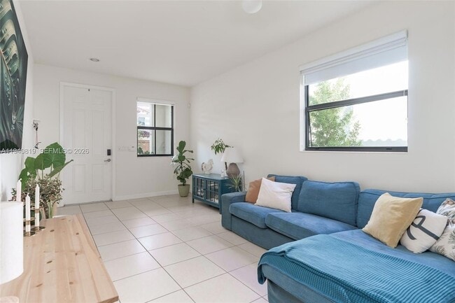 Photo - 8885 NW 102nd St