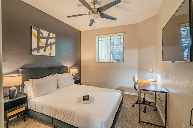 Photo - 1275 E University Dr Unit ID1263214P