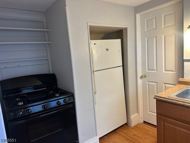 Photo - 98 Elm St Unit 1