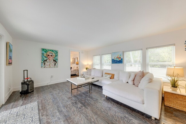 Photo - 394 Burton Dr Unit SI ID1307124P