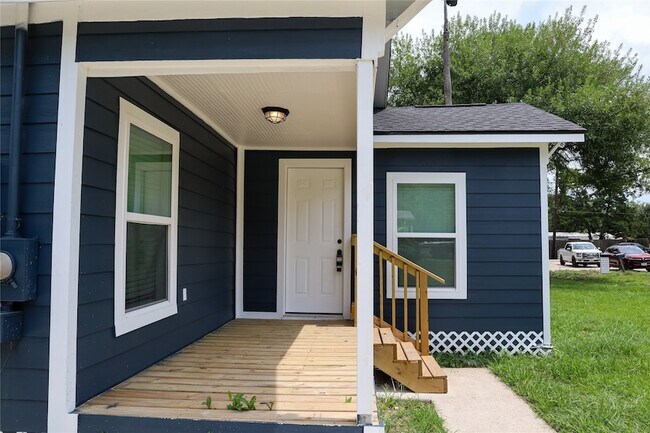 Photo - 621 North St