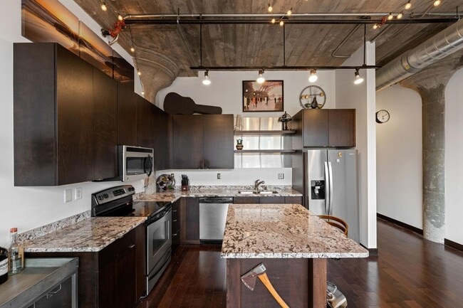 Photo - 618 N Washington Ave