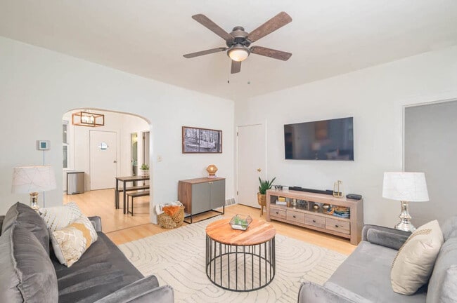 Building Photo - 405 Michigan St Unit ID1061622P