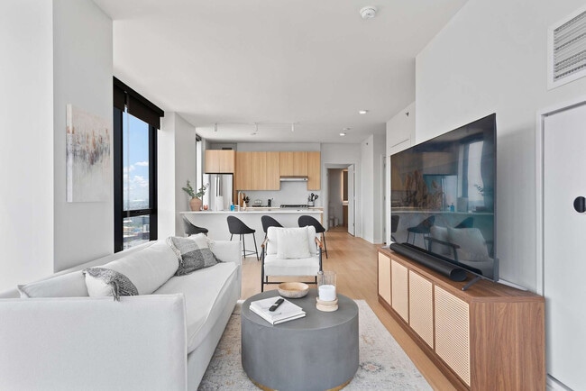 Photo - 901 W Blackhawk St Unit FL24-ID1029653P